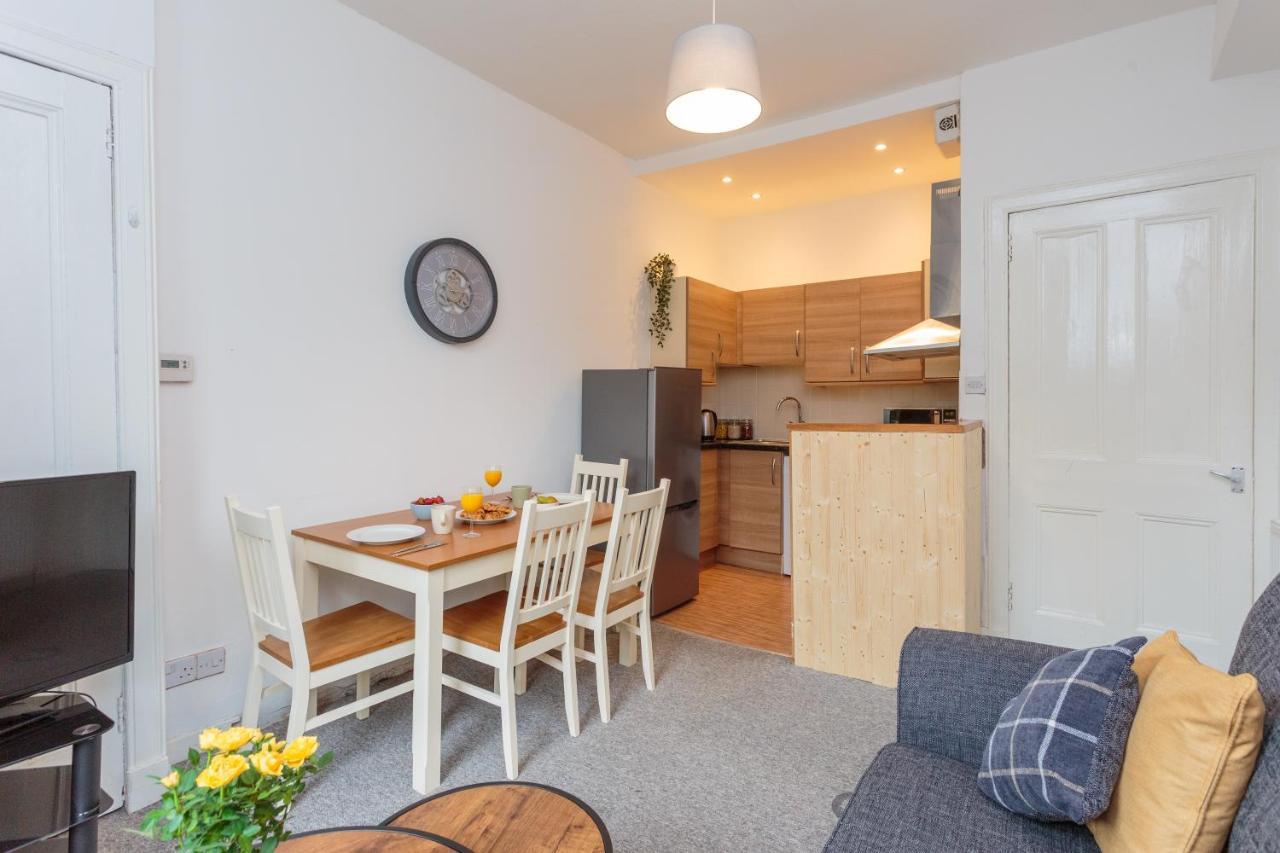 One Bedroom Apartment Just A 10 Min Walk From City Center! Edinburgh Exteriér fotografie