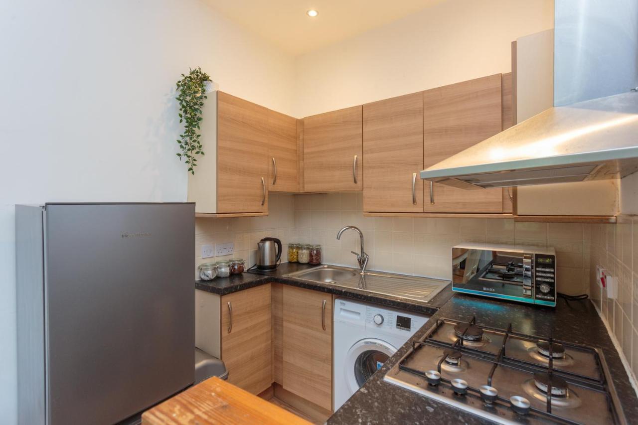 One Bedroom Apartment Just A 10 Min Walk From City Center! Edinburgh Exteriér fotografie