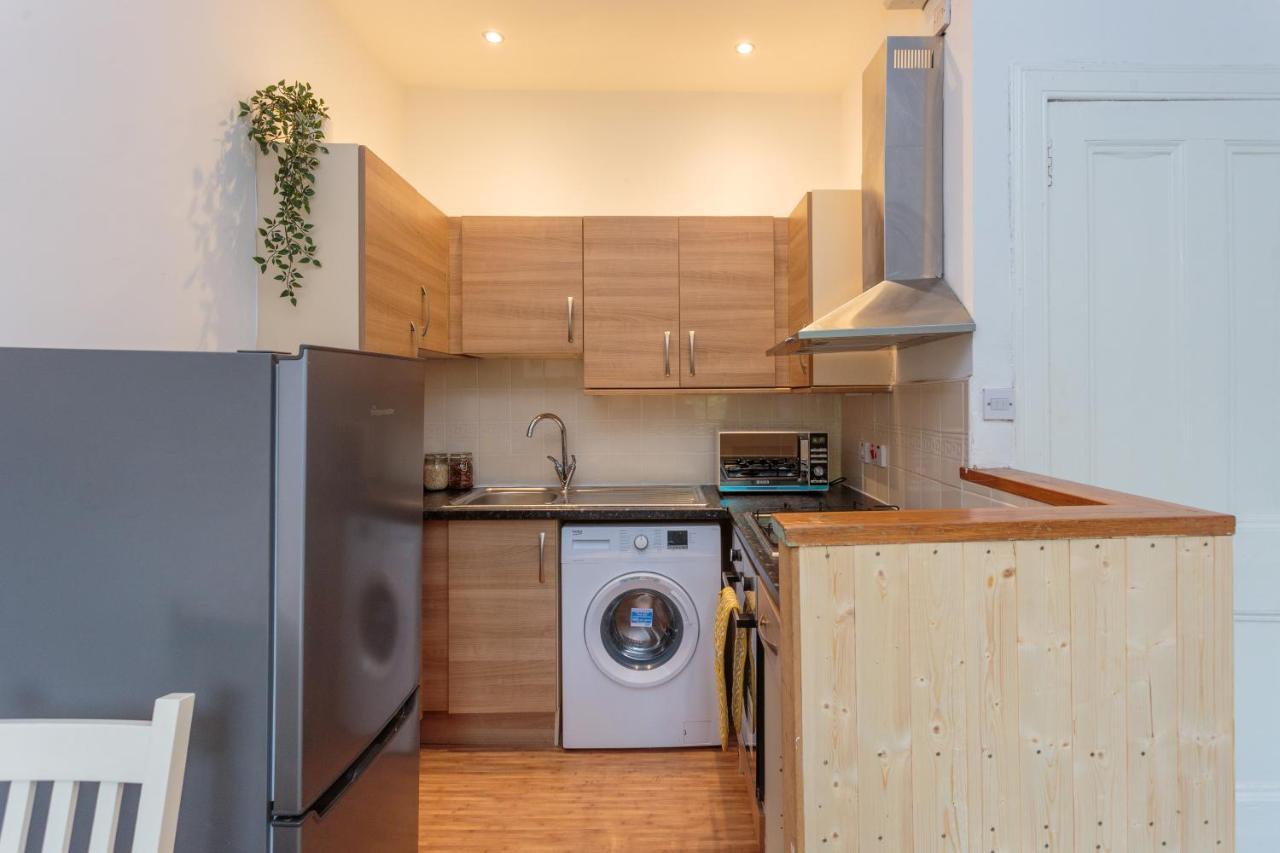 One Bedroom Apartment Just A 10 Min Walk From City Center! Edinburgh Exteriér fotografie